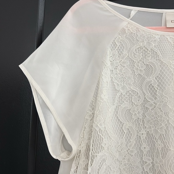 Chico’s White High/Low, Lace/Lined Cap Sleeve Blouse. Size 2=12/14 - Picture 3 of 12